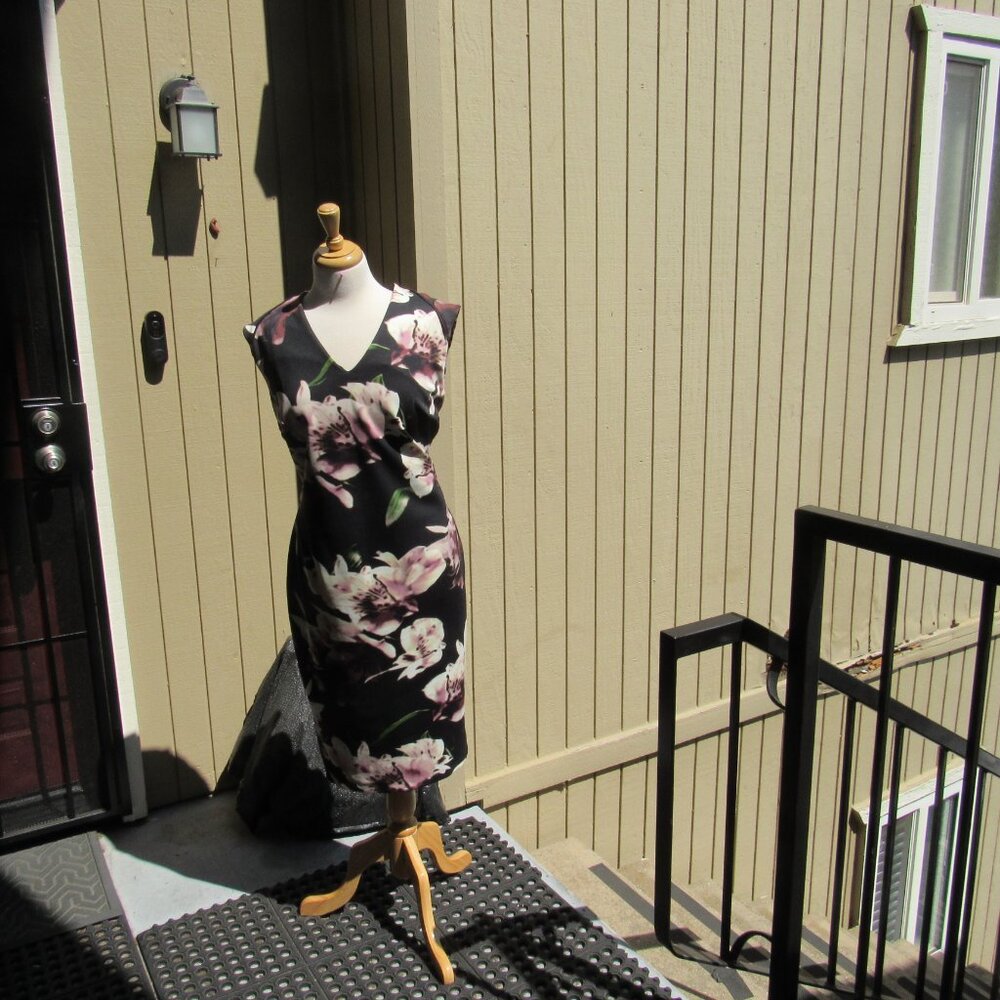 #173  NEW WOMEN'S SATIN FLORAL DRESS BY COAST  (SIZE 14US / 18UK)